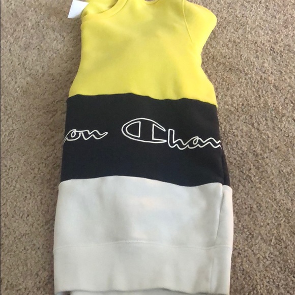 Champion sweatshirt - Picture 2 of 3